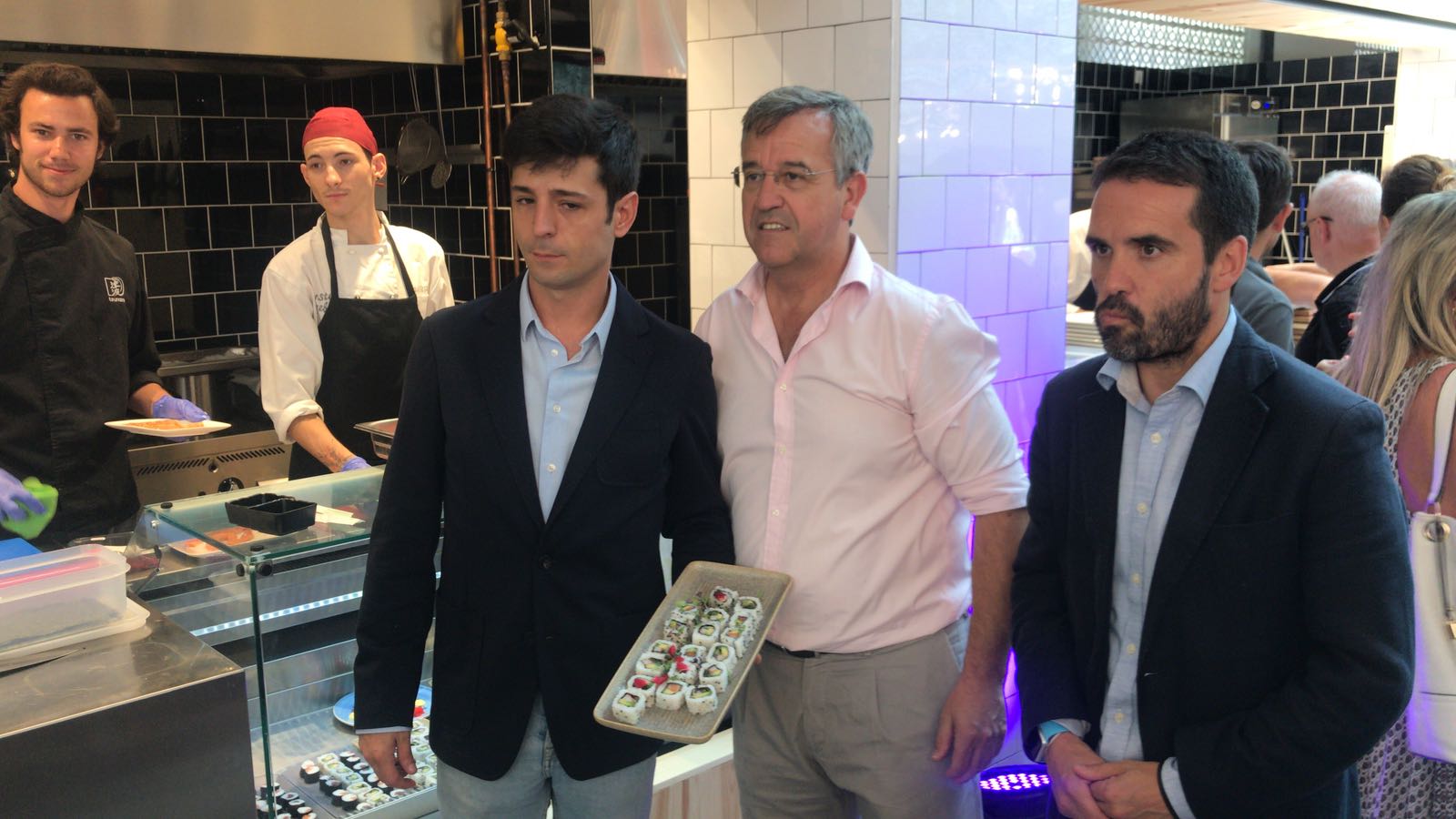 Hoy se ha inaugurado oficialmente el Mercado Gourmet de San Luis de Estepona