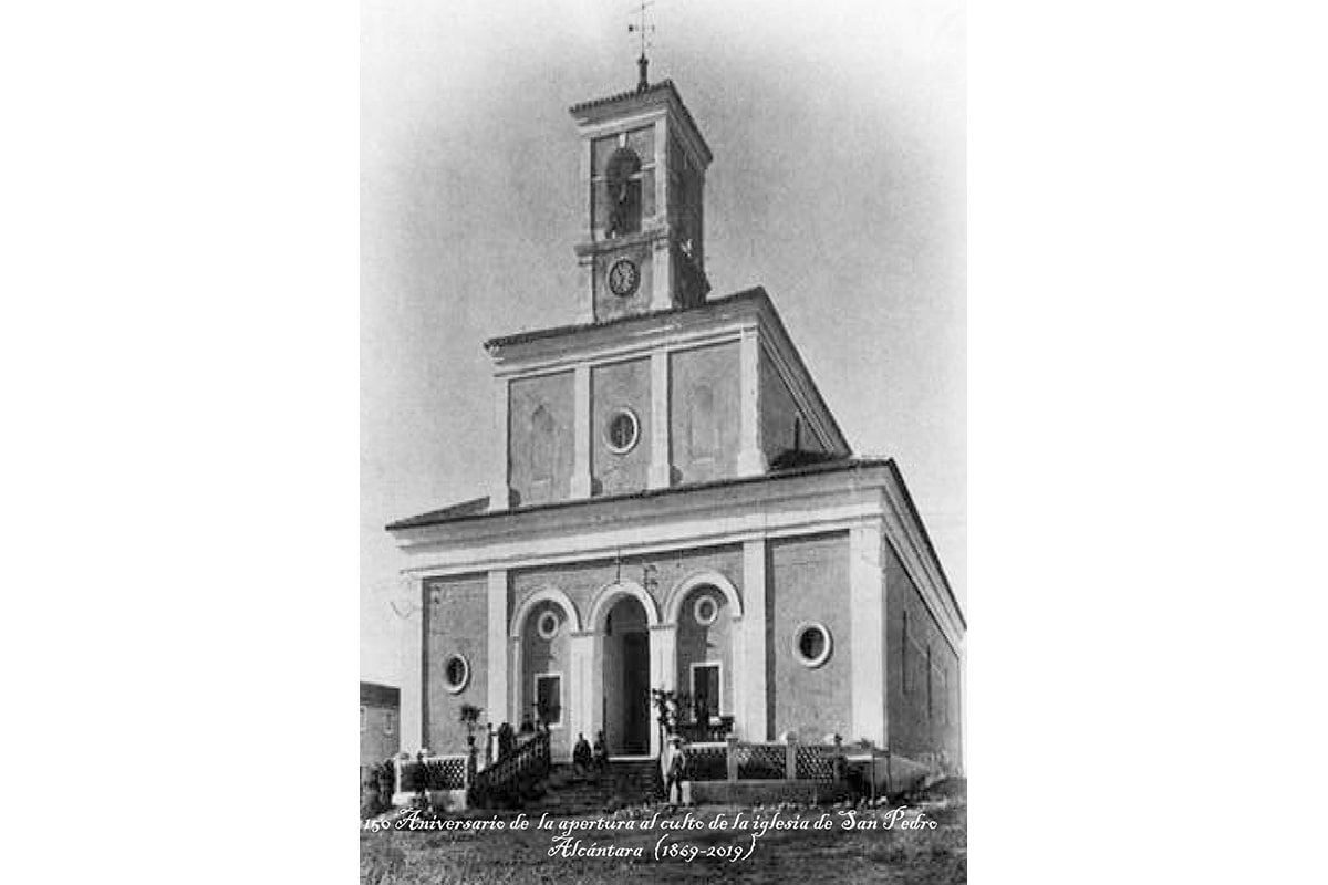 600 postales conmemorativas cierran 150 aniversario iglesia de San Pedro