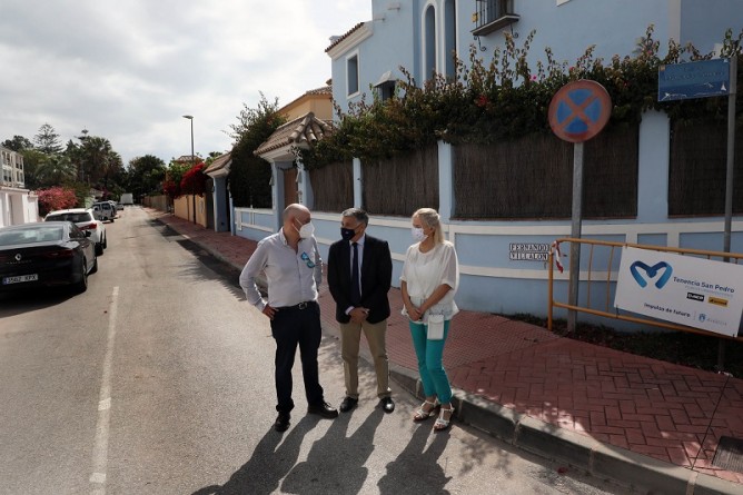 Concluidos los trabajos de acerado de la calle Fernando Villalon