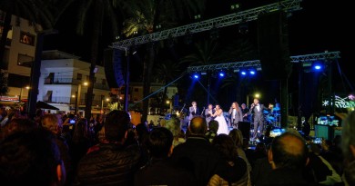 El alumbrado de San Pedro marca el inicio de la Navidad en una calle Marqués del Duero abarrotada